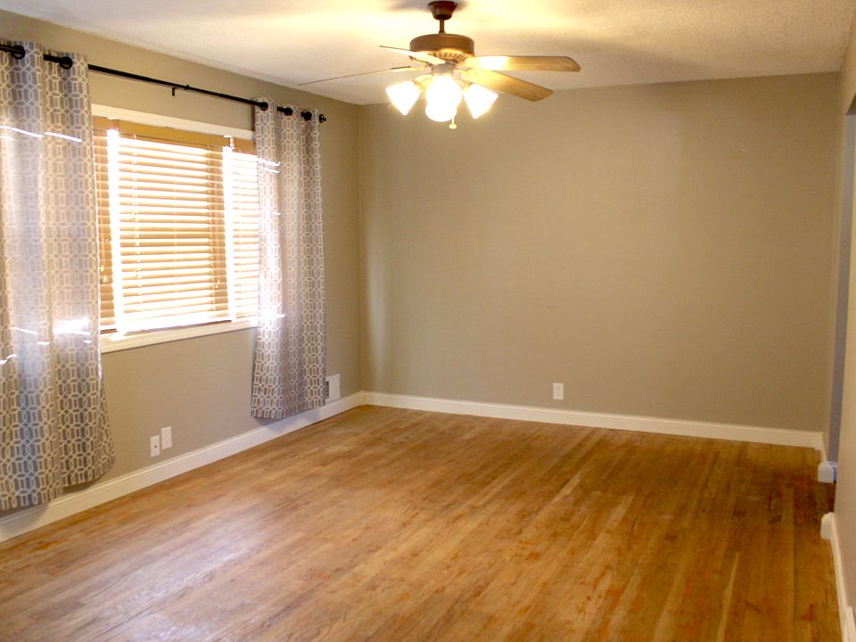 living room/dining room