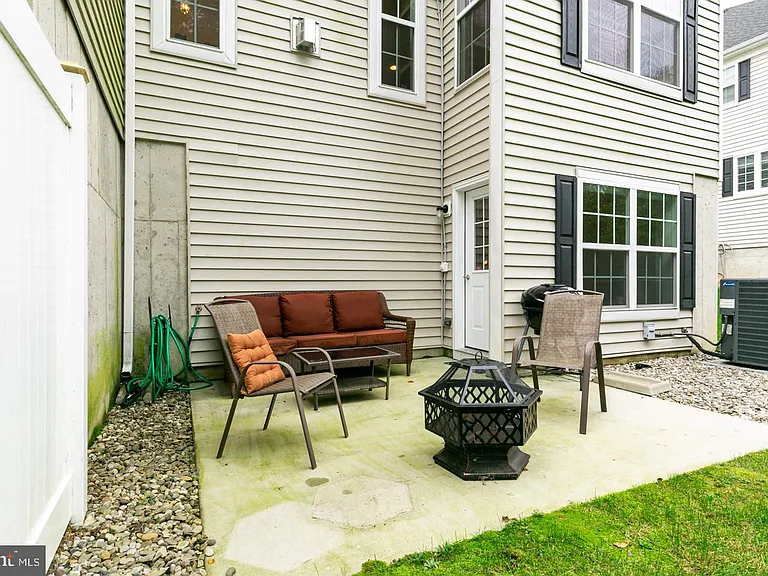 15 Overlook Dr — Photo 30