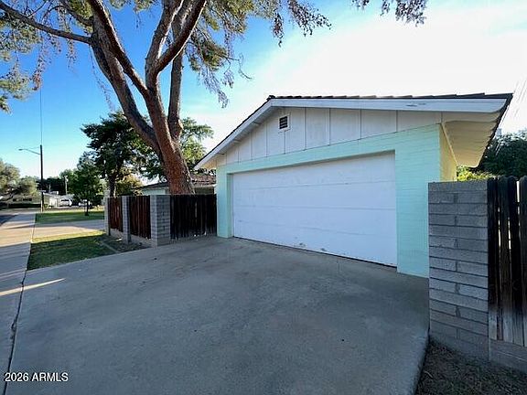4th image of 1302 W HAYWARD Avenue