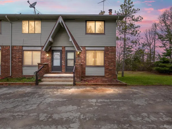 23370 Dixboro Rd N, Lyon, MI 48178