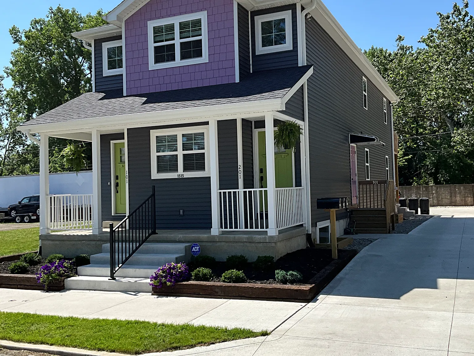 1515 W Main St — Photo 1
