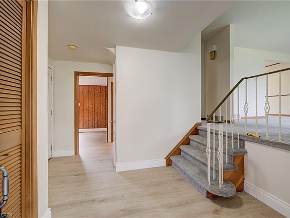 3rd image of 75 Balmoral Dr