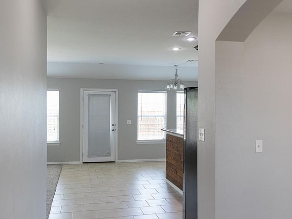 4th image of 3815 Scarlet Ln