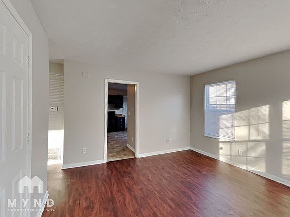 3rd image of 3742 Caroline Ave