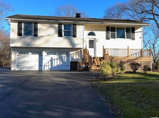 163 Grassy Pond Dr, Smithtown, NY 11787
