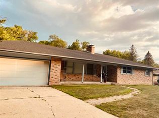 3309 Spring Creek Rd, Rockford, IL 61107