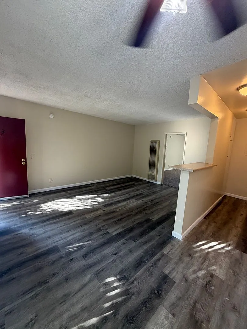 18530 Prairie St. — Photo 3