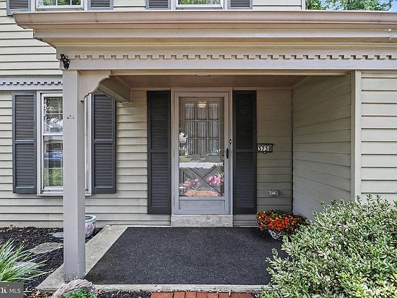 5th image of 3738 Jonas Dr