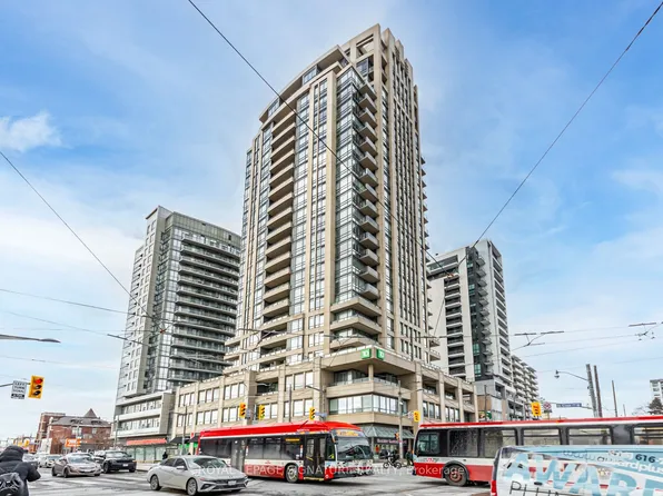 500 Saint Clair Ave W #1607, Toronto, ON M6C 1A8