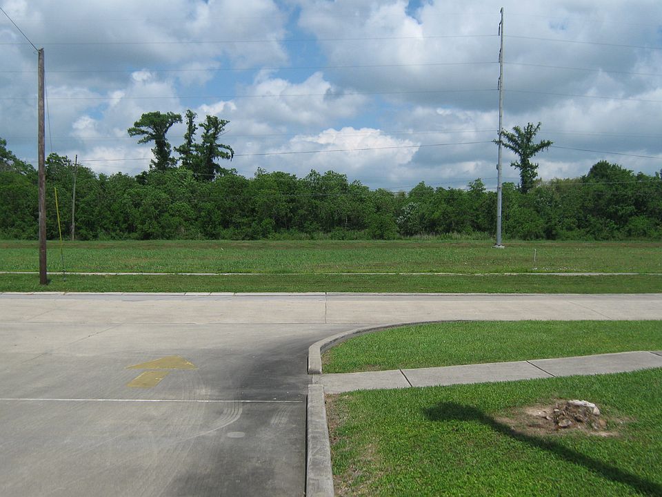 1100 David Dr. 1