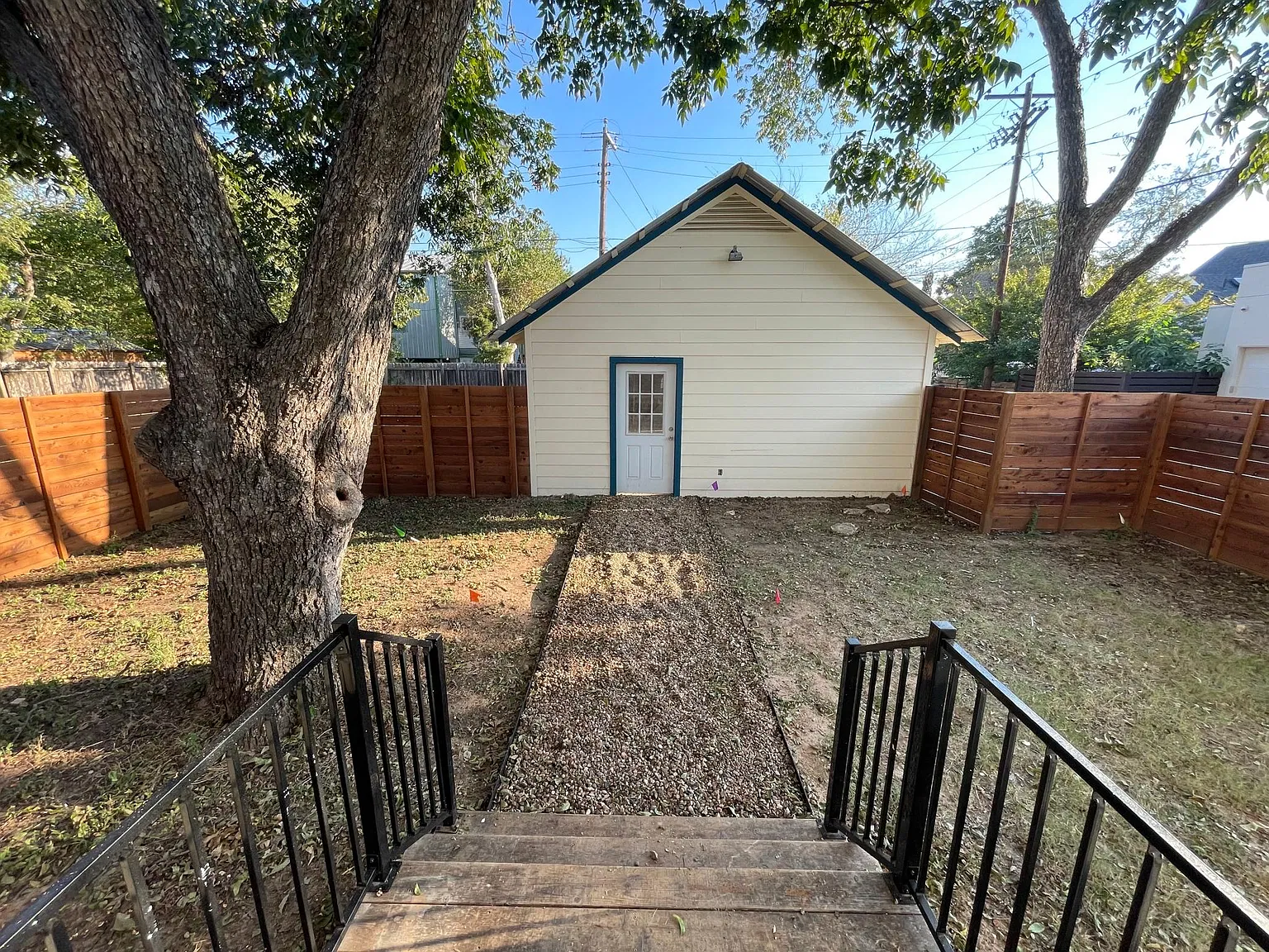 5 bed, 1924 sqft, $4,400 — Photo 2