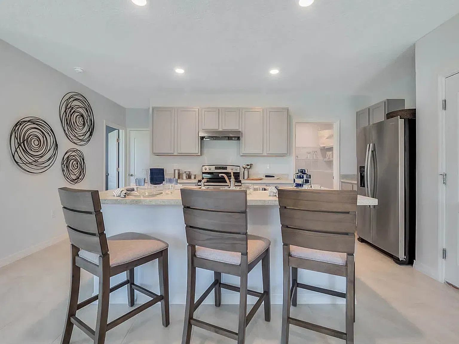 5 bed, 2447 sqft, $2,650 — Photo 4