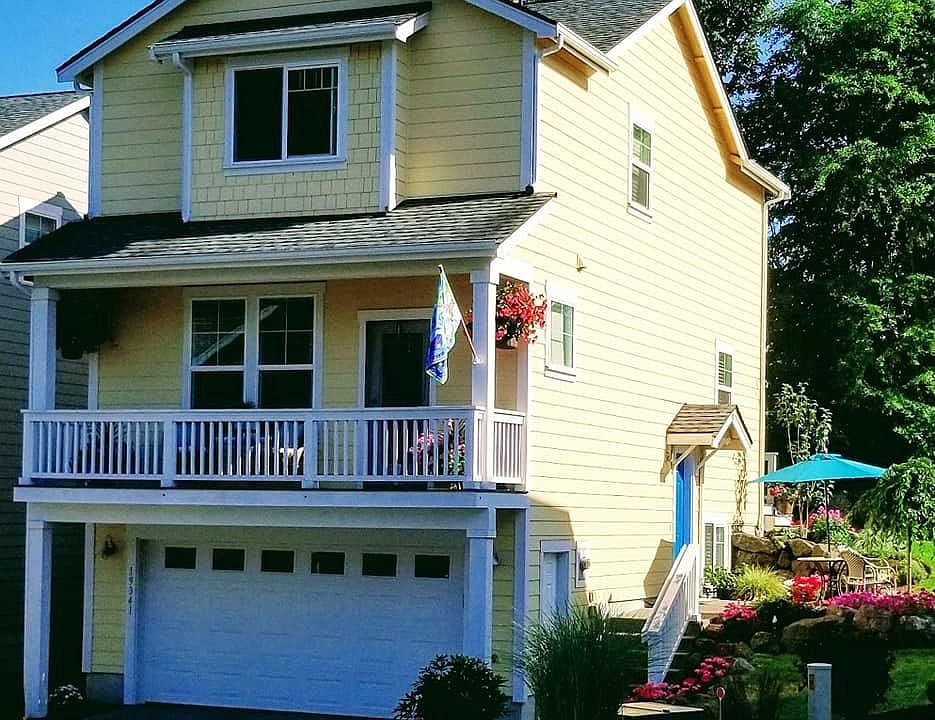 1st image of 19341 Willet Ln NE