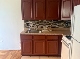 806 E 216th St FLOOR 2, Bronx, NY 10467