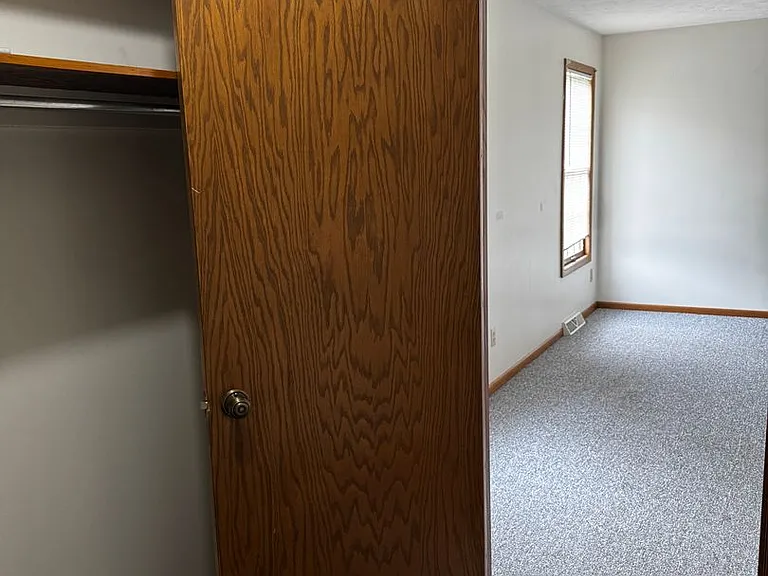 127 E Adams St #B7 — Photo 19