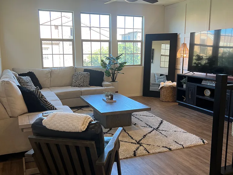 Spacious 2nd floor open floorplan living area adjacent to the kitchen.