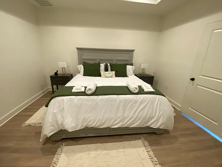5910 Fordham St — Photo 17