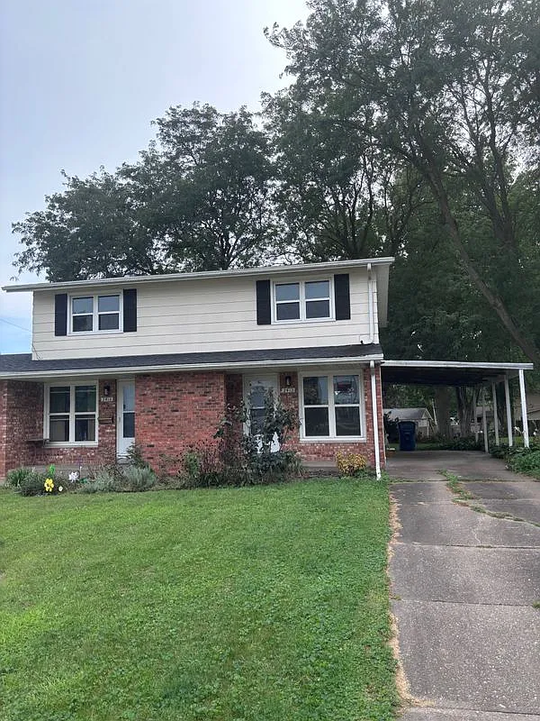 2 bed, 1.0 bath, 1344 sqft, $1,185 — Photo 1