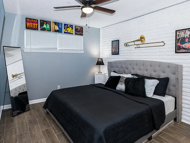 2402 Berry St #1 — Photo 10