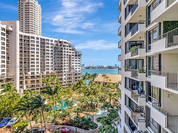5th image of 520 Brickell Key Dr APT A914