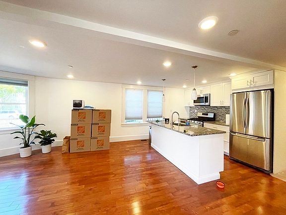 3rd image of 2 Auburn Ave #2