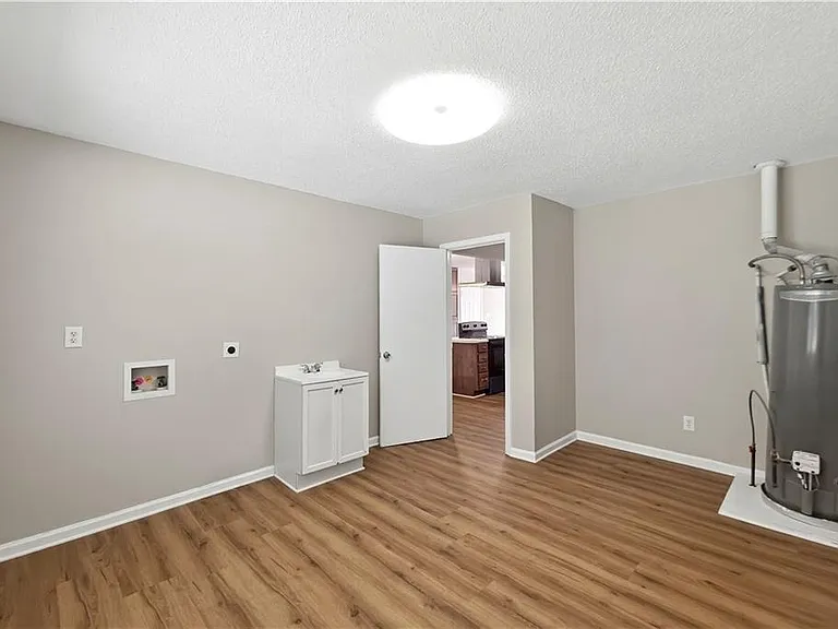 5949 James Rd — Photo 14