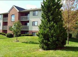 31 Lori Ln APT 1, Amelia, OH 45102