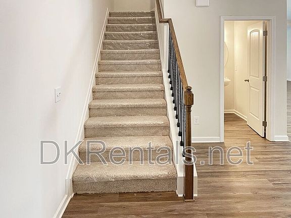 3rd image of 35 Shelter Ln E