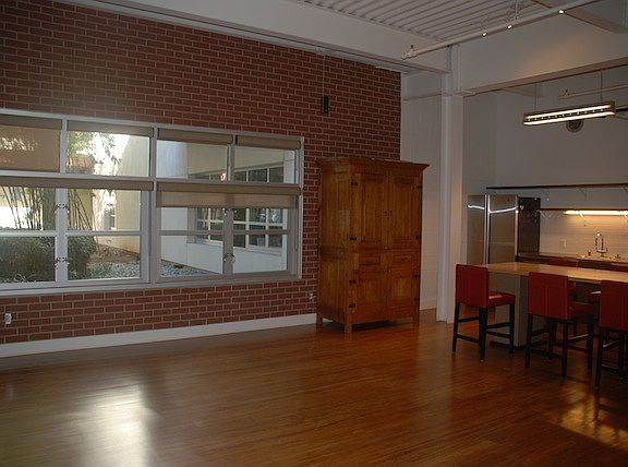 4th image of 1010 Sycamore Ave Unit 104