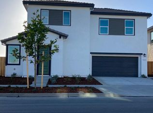 1400 Carriage Rd, Hollister, CA 95023