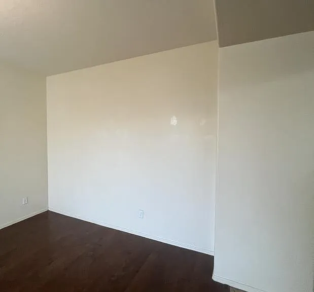 576 E Julian Dr — Photo 9