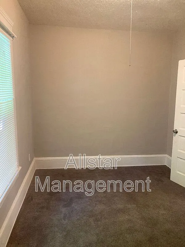 2 bed, 1.0 bath, 1000 sqft, $995 — Photo 4