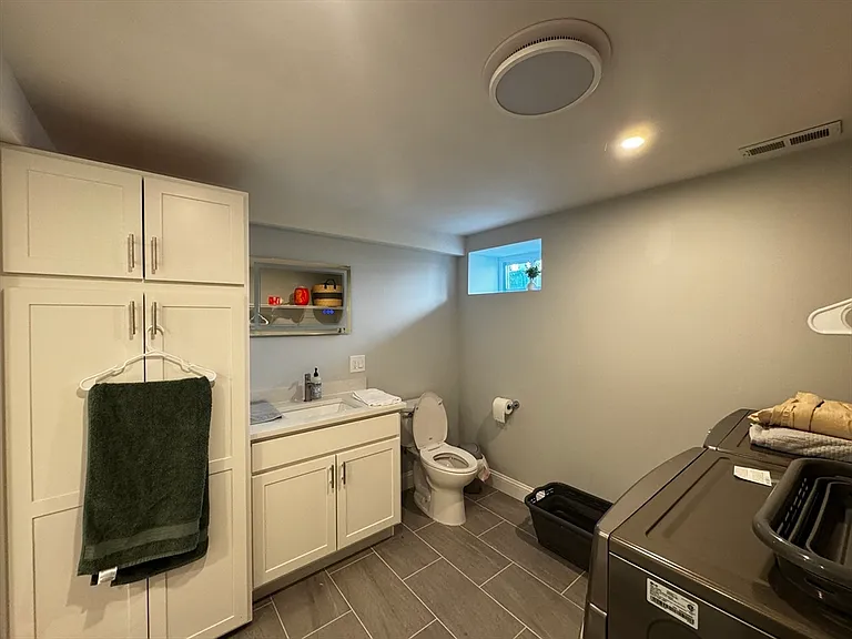 33 Hamilton St #1 — Photo 14