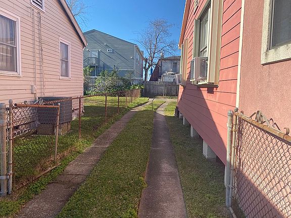 2nd image of 7930 Alabama St