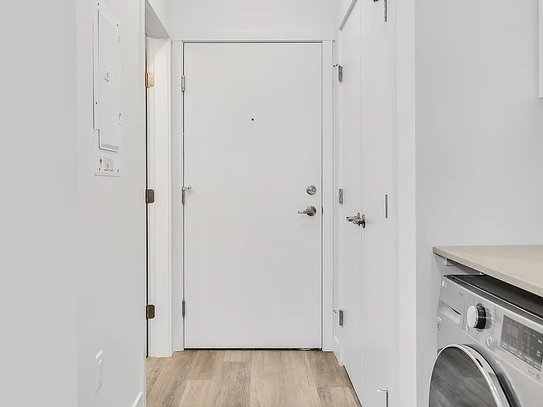 1055 Frost Rd — Photo 30