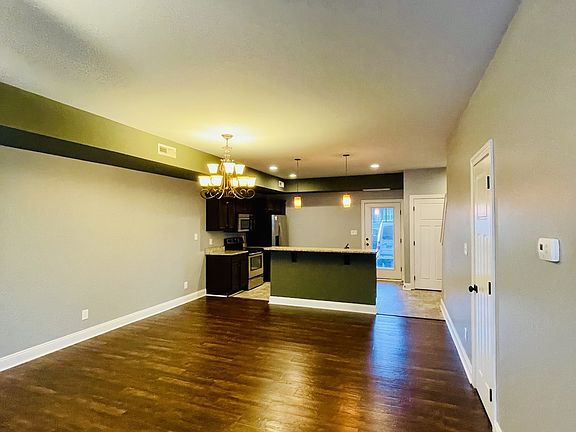 4th image of 135 Portico St