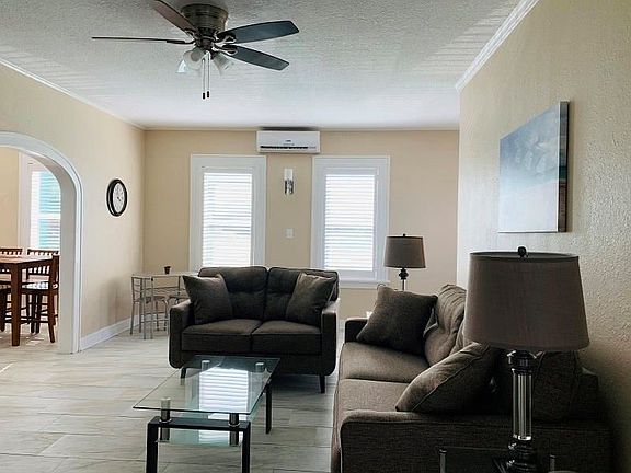 4th image of 2101 Avenue K #B