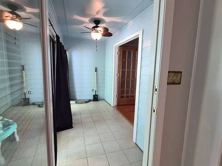 415 Park Ave #100 — Photo 16