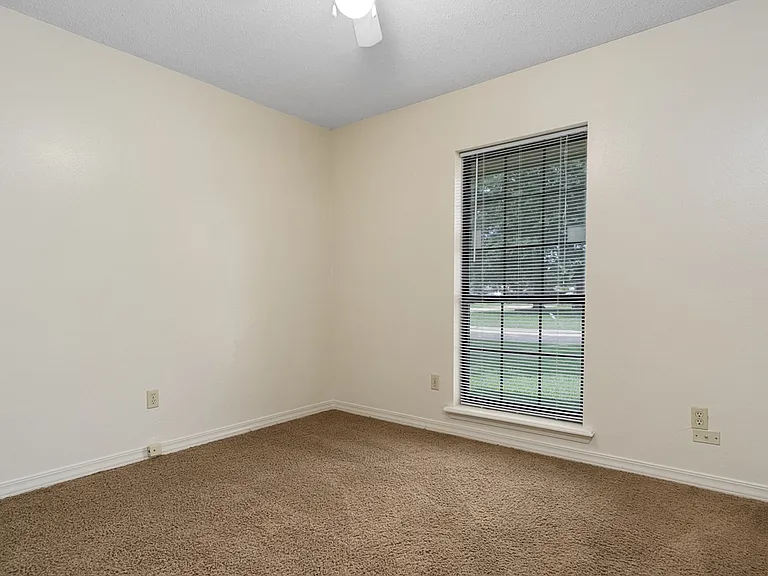 5602 Pampus Ln — Photo 20