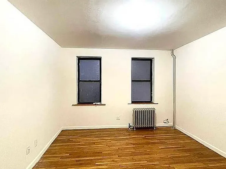 30-67 33rd St #2B — Photo 1