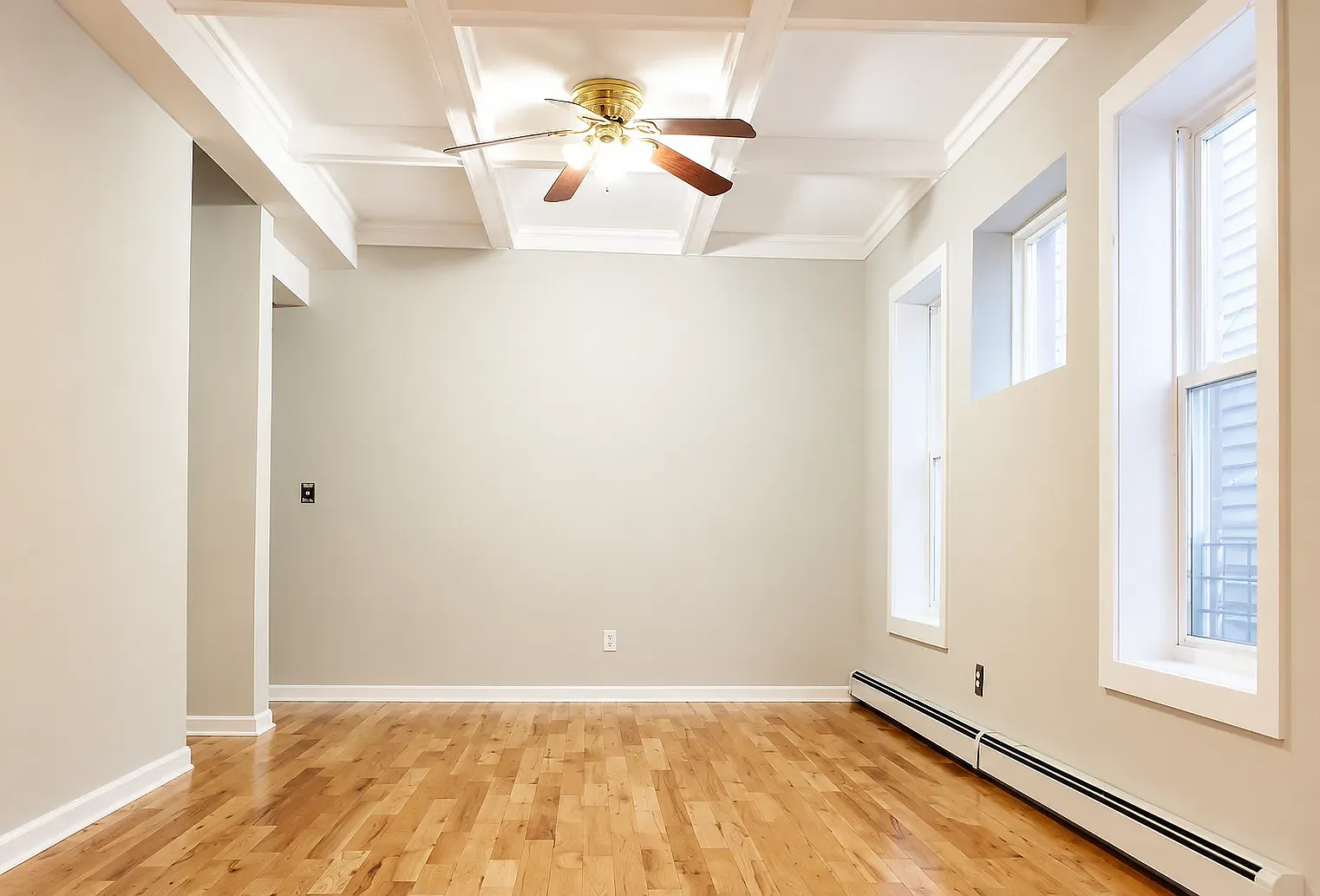 3 bed, 1000 sqft, $2,094 — Photo 3