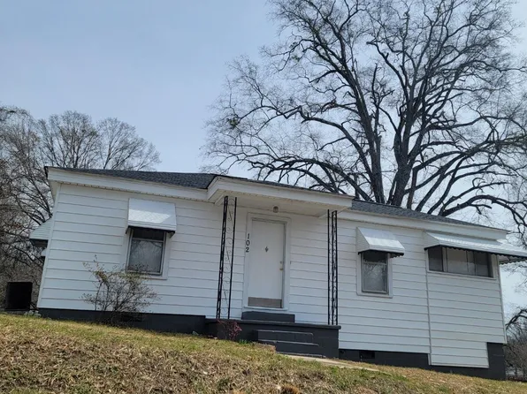 102 High St, Laurens, SC 29360