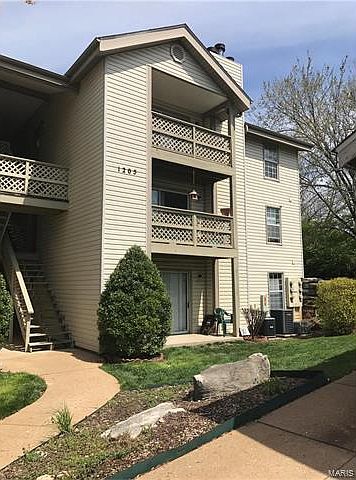 1st image of 1205 Mangrove Ln APT 10