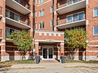 455 W Front St APT 201, Wheaton, IL 60187