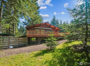 10706 Pioneer Dr, Anderson Island, WA 98303