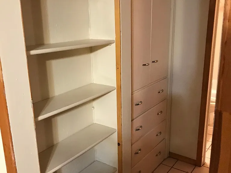 1304 Buena Vista Dr SE — Photo 9