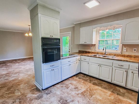 3rd image of 110 Brookwood Ct