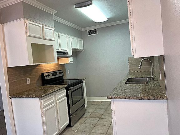 4th image of 3065 Willow Pl #C