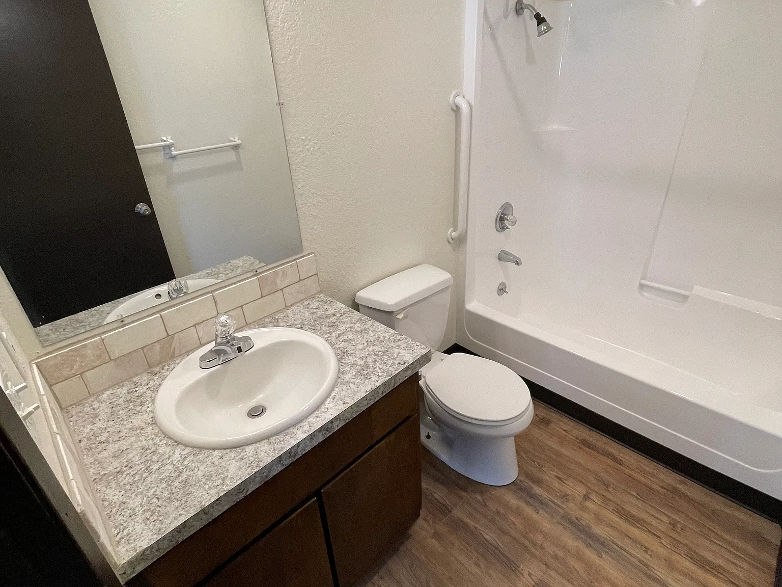 South Hills Apartments — Photo 3