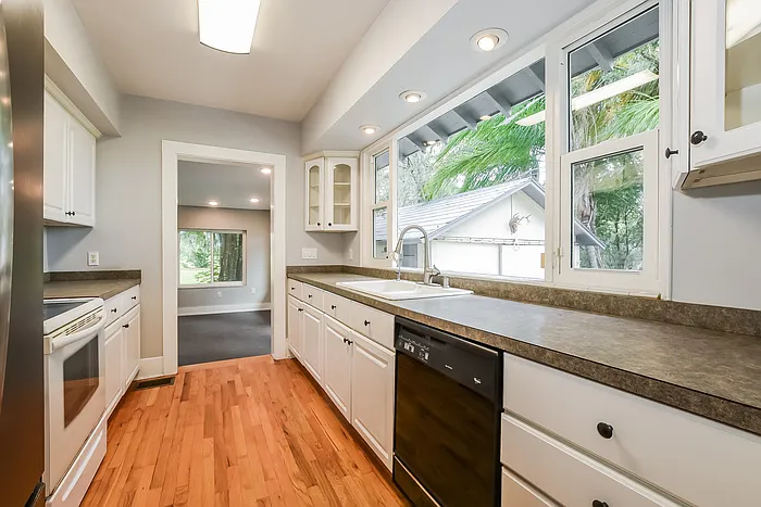 101 Lake Winnemissett Dr — Photo 5